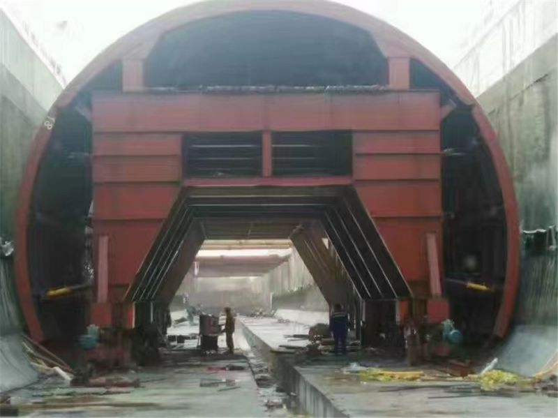 什么是冷彎機？